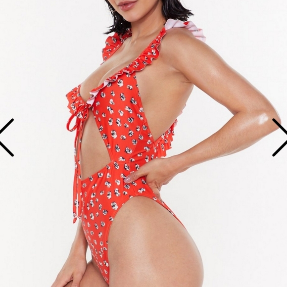 🏝 NASTY GAL DITSY HIGH LEG ONCE PIECE SWIMSUIT - Picture 2 of 4